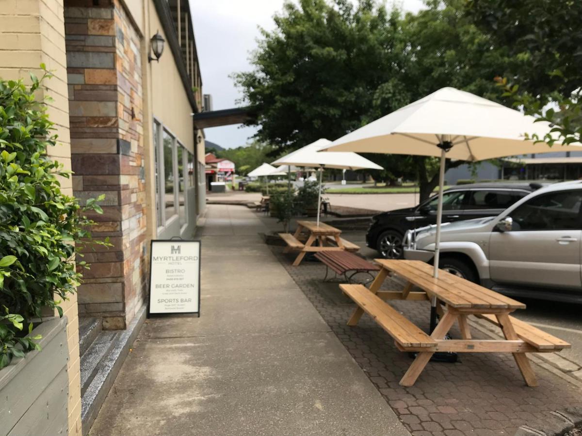 Myrtleford Hotel Екстериор снимка