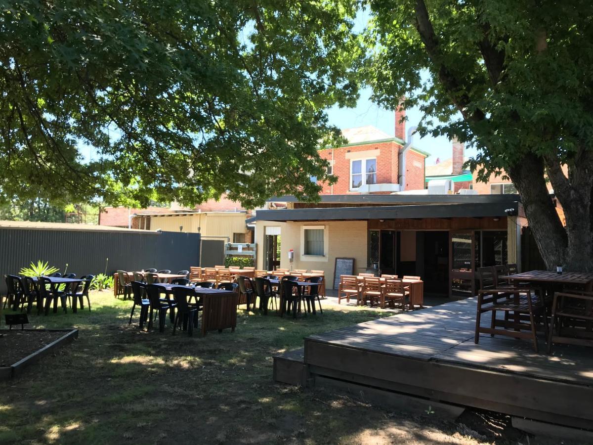 Myrtleford Hotel Екстериор снимка