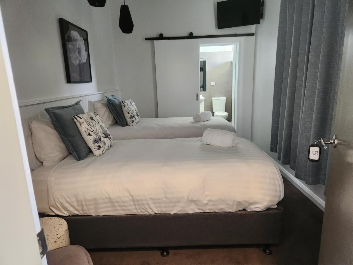 Myrtleford Hotel Екстериор снимка